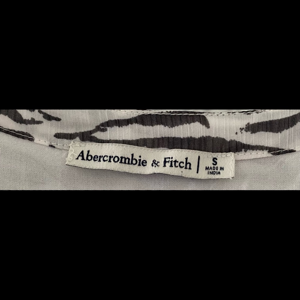 Abercrombie & Fitch Gray Zebra Strip Button Front… - image 3